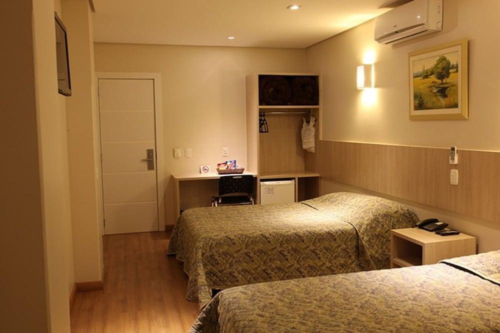 Golden Hotel - O Mais Central - Pet Friendly Chapeco Ngoại thất bức ảnh