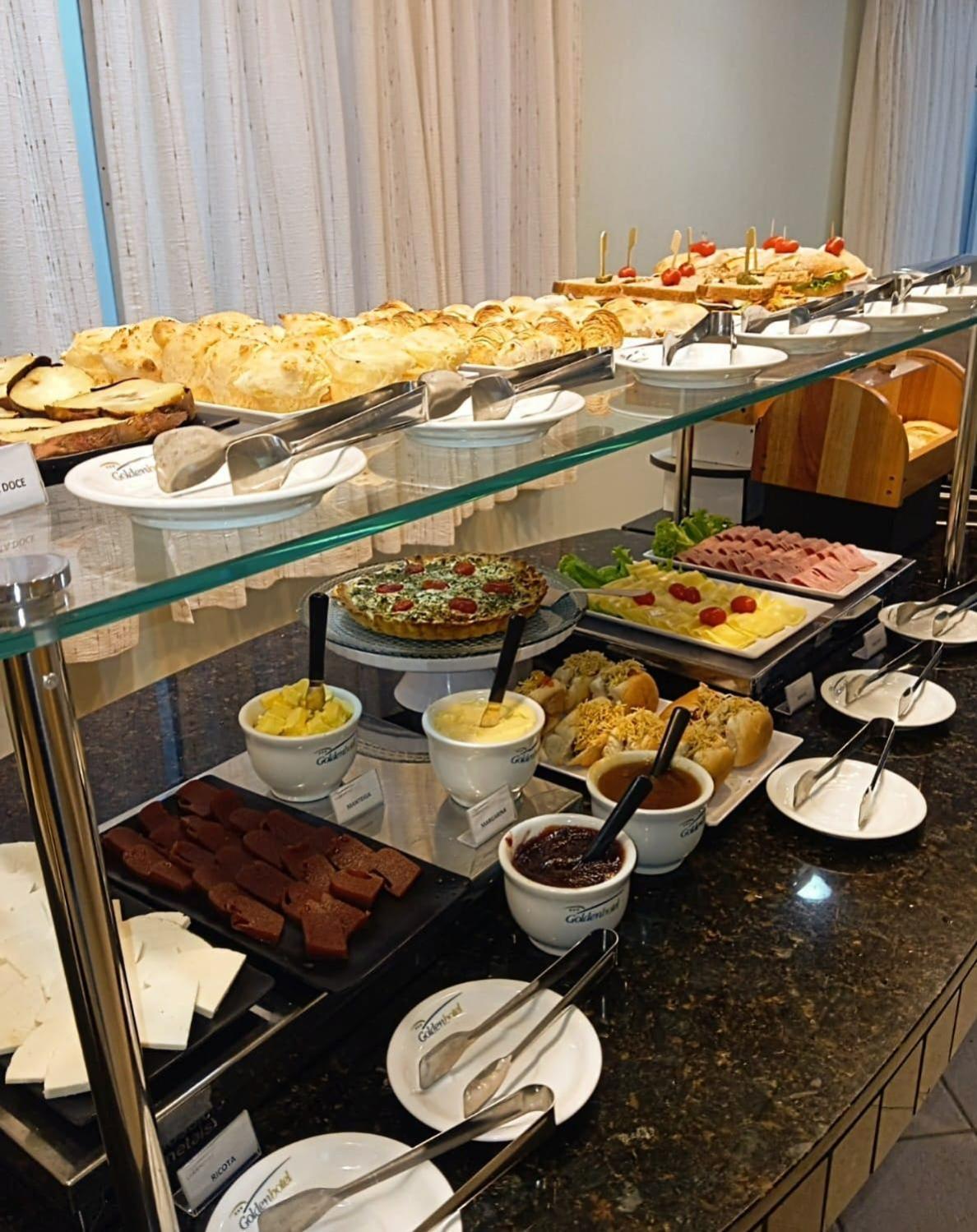 Golden Hotel - O Mais Central - Pet Friendly Chapeco Ngoại thất bức ảnh