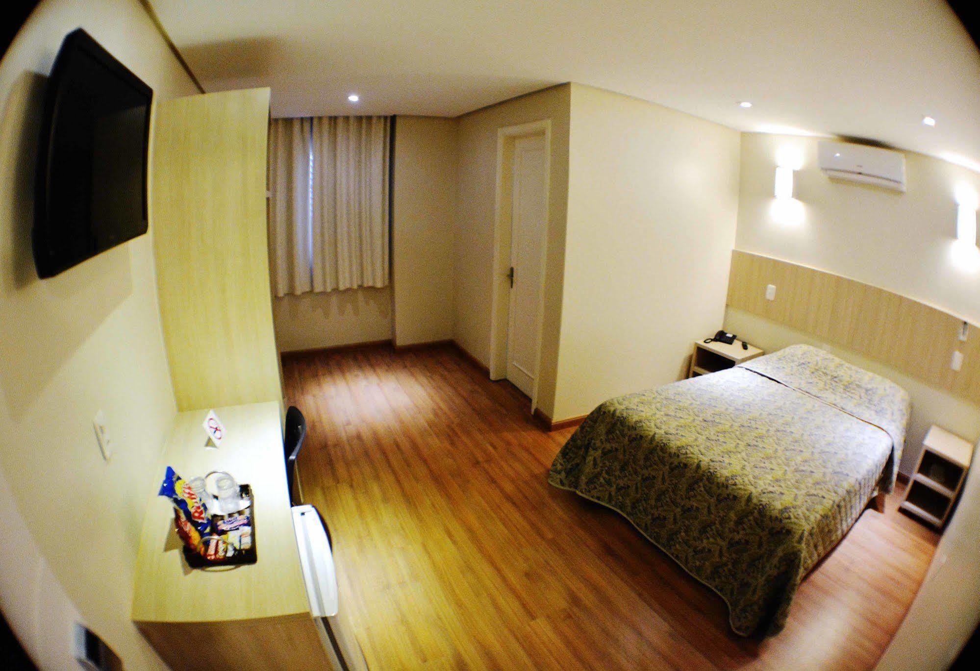 Golden Hotel - O Mais Central - Pet Friendly Chapeco Ngoại thất bức ảnh